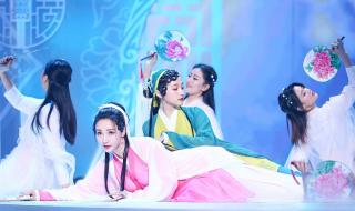 青蛇与白蛇舞蹈